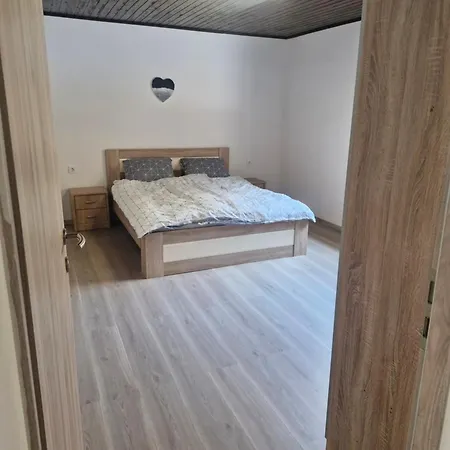 Počitniška hiša Mirna Zelena Dolina *